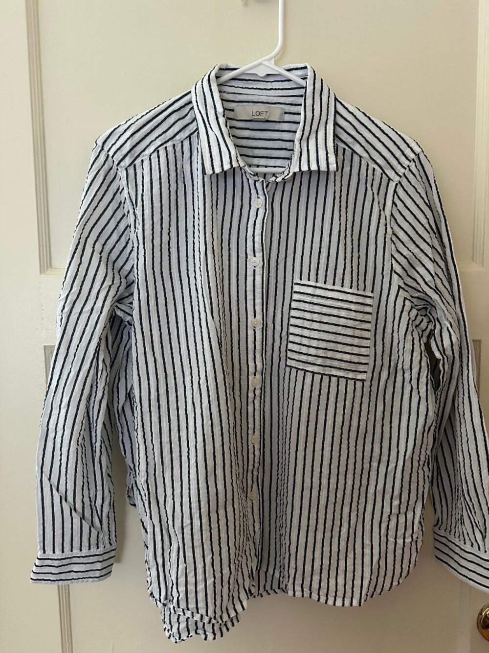 LOFT Button-Down Gray and White Long-Sleeve Top Large L